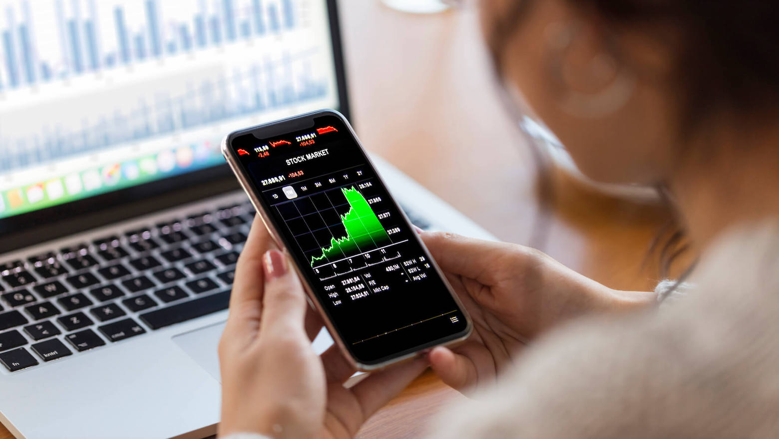 How Can Day Traders Benefit from Dark Pool Data?